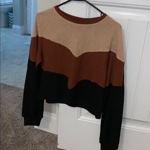 cropped sweater/long sleeve top